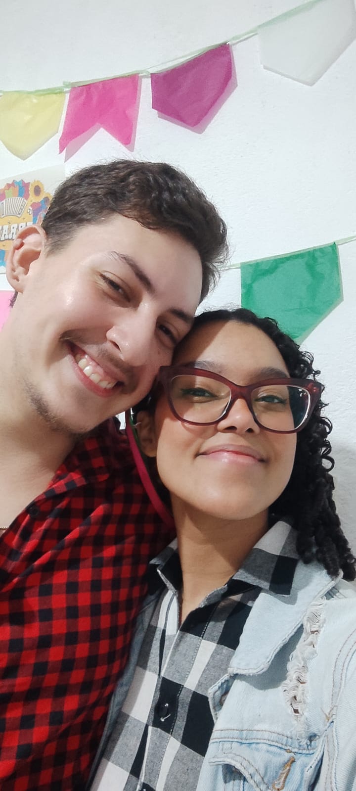 foto dos noivos em uma outra festa junina